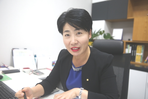 산이면이 고향인 광주은행해남지점 김홍화 지점장은 해남의 홍보대사처럼 열심히 해남을 알리고 있다. 