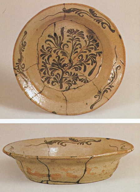 북한에서 발견된 청화 세숫대, 제작 기법으로 보아 산이면에서 생산됐을 것으로 추정된다. 