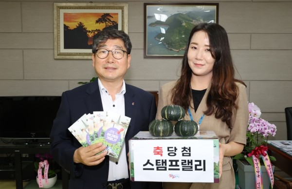 해남군이 올 상반기 해남군을 다녀간 관광객들을 대상으로 스탬프랠리 당첨자를 뽑았다.