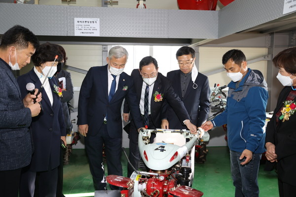 지난 4일 산이면 금송리에 위치한 북부농기계임대사업소가 개소했다.