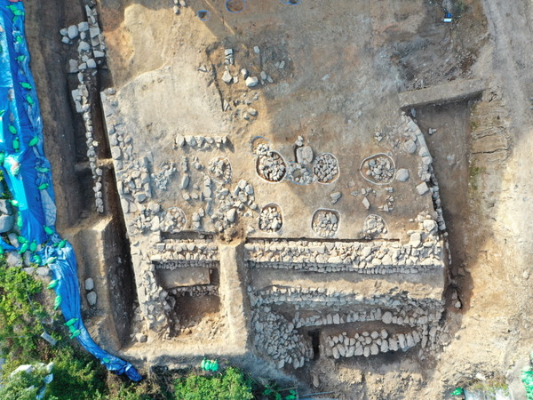 이순신이 세차례 찾았던 우수영 관아의 모습이 처음 확인됐다.