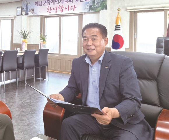 박정현 상임부회장은 7년간 장애인체육회를 맡아 장애인체육의 저변확대를 위해 노력하고 있다.