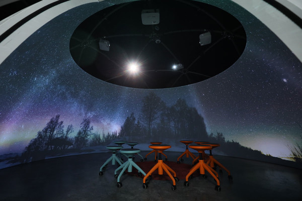 전주시는 VR·AR제작거점센터를 통해 청년 인재들을 양성하고 있다. (8층에 위치한 VR DOME)