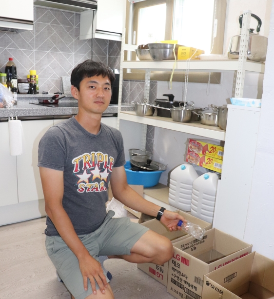 황산면 강민구씨는 집안에 분리배출용 박스를 놓아두고 있다.