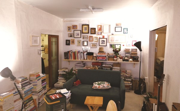 현산면 구산리 태이의 집은 타인에게도 영감을 주는 공간이다. 빈집, 오래된 것의 가치를 돌아보고 삶의 다양한 방식을 보여준다.