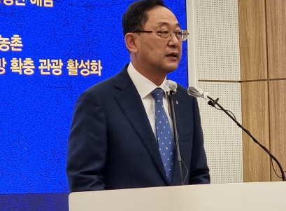 군수출마를 공식선언한 명현관 군수는 후보등록과 함께 선거기간 조용히 칩거에 들어갈 예정이다.