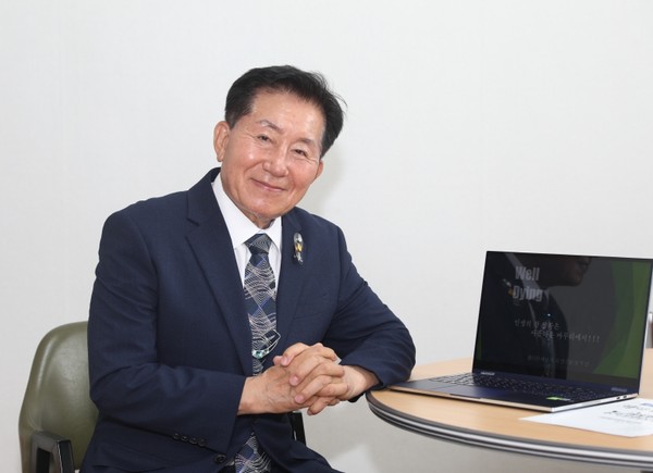 해남읍 구교리에 행복인생살이연구소를 운영중인 양옥년 소장은 2020년부터 웰다잉에 관심을 가져, 대한웰다잉협회 해남군지회를 운영하고 있다. 