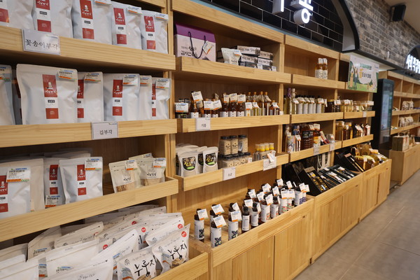 해남군 로컬푸드직매장에 가공식품의 구성 폭이 넓어져 다양한 제품군이 쏟아지고 있다. 