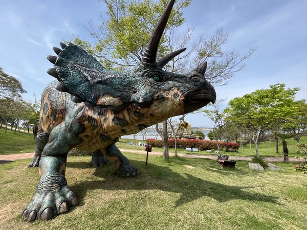 해남관광 글로벌 연구용역에서 해남공룡박물관의 이점을 살려 공룡테마파크, 국제공룡영화제 개최가 제안됐다.