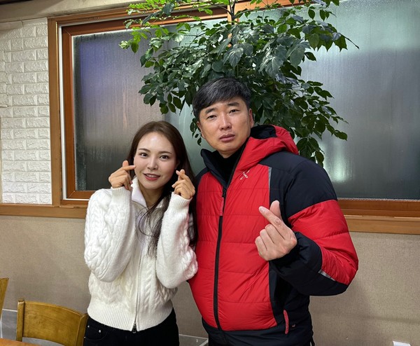 박라인엔터테인먼트 박진복 대표는 현산면 원진 출신으로, 지난해 전국노래자랑에서 김채린씨를 발굴해 ‘미스김’으로 전국에 알렸다. 