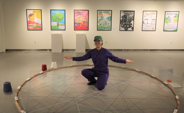 해남아트마루에서 올 12월까지 다앙햔 기획전시회가 열린다.(최차영 일러스트 전)