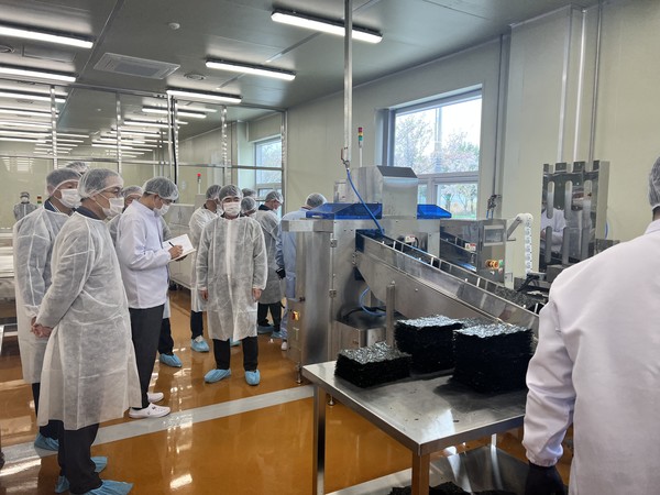 해남군은 지난 4월11일 식탁김 및 부각김 생산시설 확충에 따른 현장점검과 시운전을 실시했다.