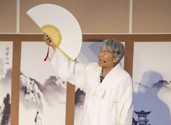 해은 김재근 명창이 장장 3시간20분의 대장정으로 적벽가를 완창했다. 