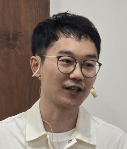                      김동하 소설가