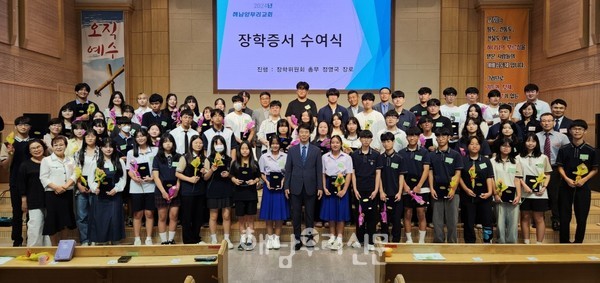 해남양무리교회는 15년간 장학사업을 펼치며 누적 870명 학생에게 장학혜택을 줬다.