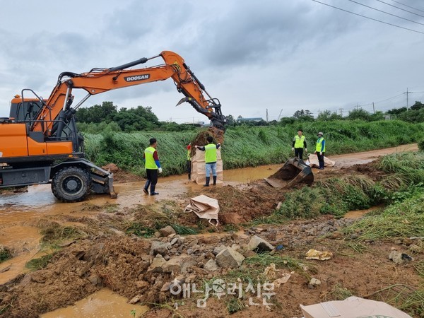 해남군은 9월21과 22일 집중호우에 따른 전 직원 비상근무를 발령하고, 피해복구에 나섰다.