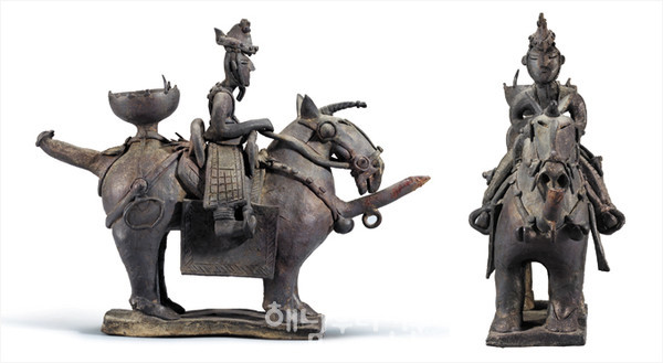 해남공룡박물관에선 오는 10월2일부터 경주 금령총에서 출토된 기마인물형 토기와 전통연희극이 관객을 맞는다.