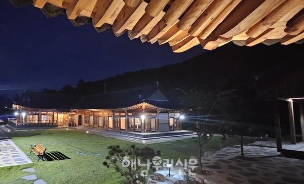 땅끝 인송문학촌 토문재에서 오늘 10월12일 프란츠 카프카 타계 100주기를 맞아 카프카의 문학을 찾아가는 심포지엄이 열린다.