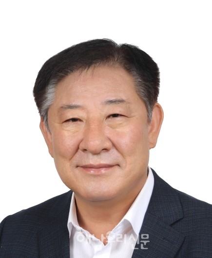                                 조영천/전 해남교육지원청 교육장