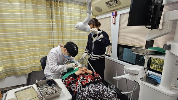 해남군이 찾아가는 국가 구강검진 클리닉을 운영하고 있다.