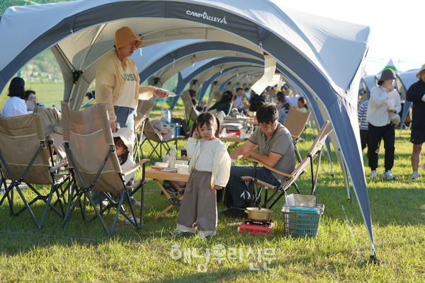 해남군은 해남 캠핑관광박람회의 성공적 개최에 힘입어 국제대회도 넘보게 됐다.