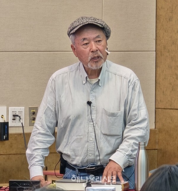 땅끝순례문학관에서 운영하는 ‘시인 황지우의 명작읽기’ 과정은 100명 이상의 수강생을 모집, 10월까지 12차 강의로 뜨거운 열기를 몰아왔다.