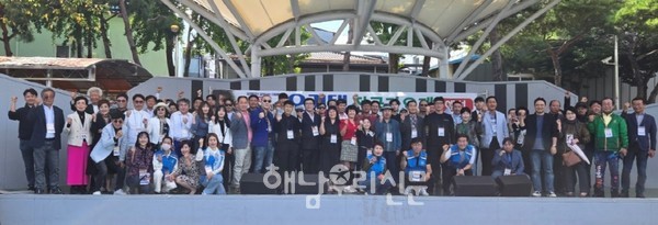 제17회 오기택 전국가요제 예심이 지난 10월5일 군민광장에서 열린 가운데, 11월3일 해남미남축제 특설무대에서 본선을 연다.