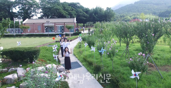 지강 양한묵 생가 일원 ‘옥천 무궁화 동산’이 산림청장상을 수상했다.