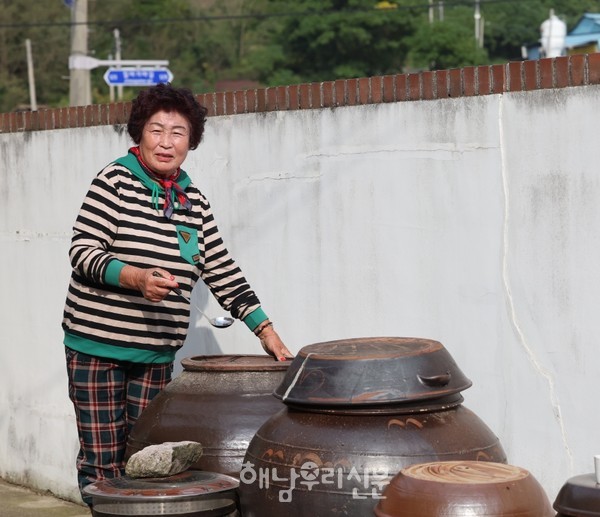 화원면 질마리 김애숙 이장은 메주를 띄울 때 처음과 마지막을 반드시 방에서 5일간 띄운다.