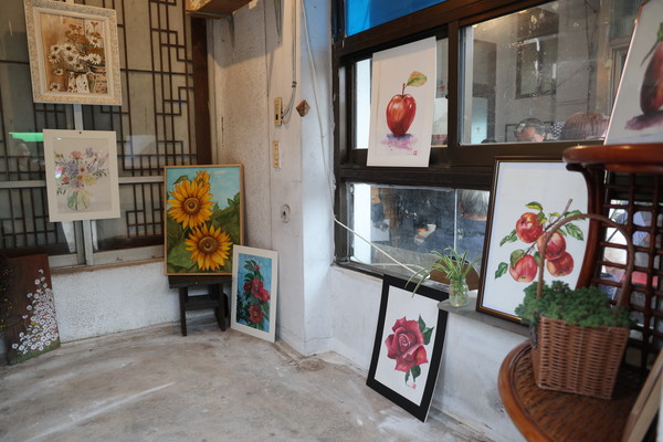 남창시외버스터미널이 전시장이 된 가운데, 전시회는 오는 12월13일까지 이어진다.