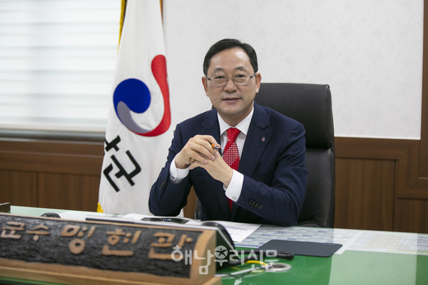 명현관 군수가 신년사를 통해 ‘농어촌수도 해남’을 만들겠다고 표방했다.