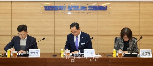 해남군은 전남도, CJ제일제당과 컨소시엄을 구성. 해양수산부 김 육상양식 공모사업에 도전한다.