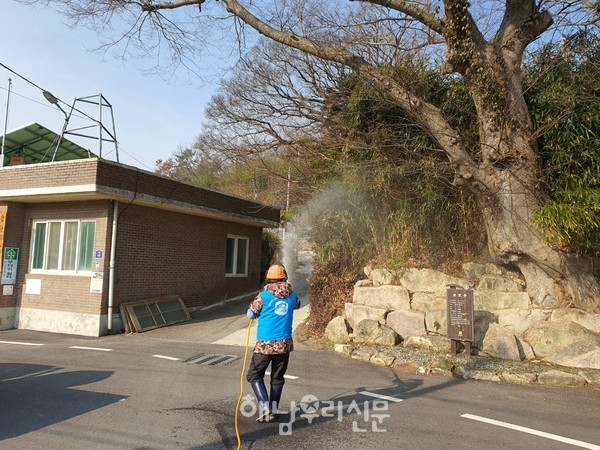 삼산면은 위생해충 사전방지를 위해 해빙기 일제 방역소독을 실시하고 있다.