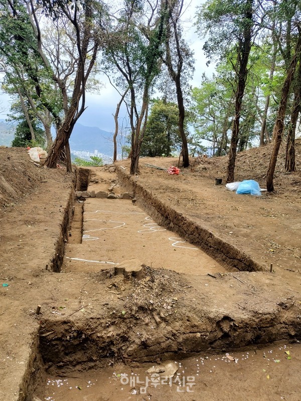 마한시대 유일한 산성마을로 추정되는 해남읍 남송리와 삼산면 경계에 있는 옥녀봉 토성에 대한 발굴조사가 진행된다.