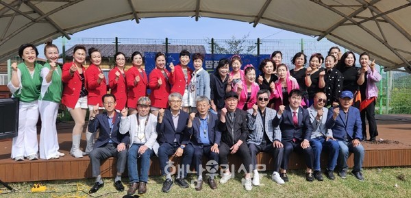 송지면 ‘땅끝 파도소리 예술단’이 결성돼 지난 4월24일 첫 무대를 선보였다.