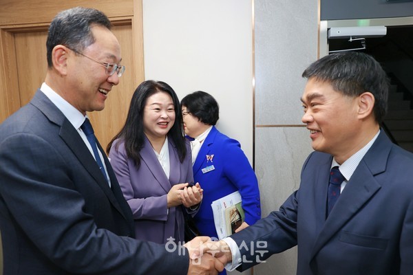 구징치 주광주중국총영사가 한·중 지방정부 간 협력을 위해 해남을 방문했다.