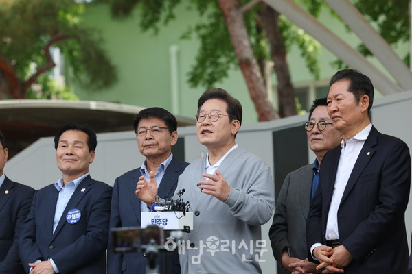 민주당 이재명 대선후보가 지난 5월11일 해남을 찾아 김대중의 정신인 국민통합을 강조하며 정권교체를 위해 호남의 절대적 지지를 호소했다.