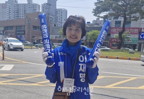 서연 전 기획실장은 간절함에 거리로 나서게 됐다고 말했다.