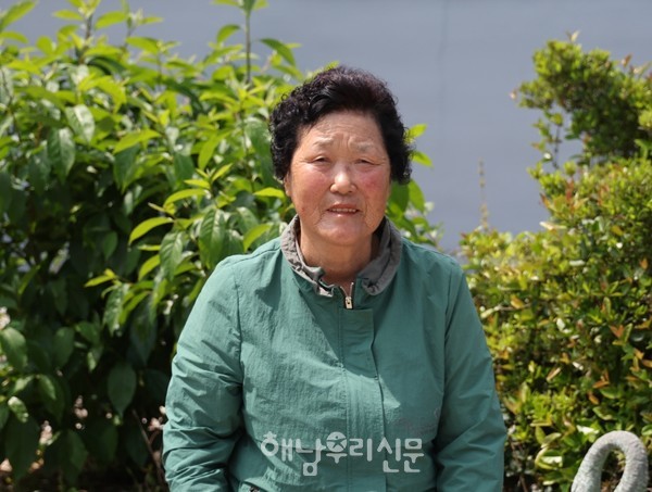 자녀들을 홀로 훌륭히 키워낸 해남읍 관동리 박전북 어르신이 제53회 어버이날 기념식에서 대통령 표창을 받았다.