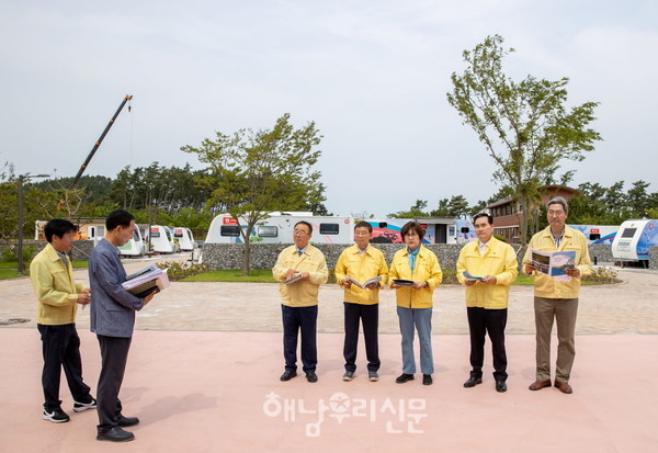 해남군의회가 각 상임위별로 행정사무감사를 위해 주요 사업장을 찾았다.