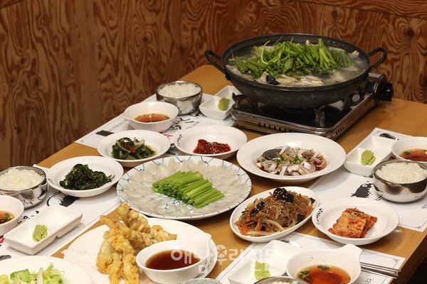 해남읍 수성리에 위치한 청솔복집은 복요리 하나로 오랜 시간 단골이 찾는 집으로, 최황호 대표가 철학을 담아 요리한다.