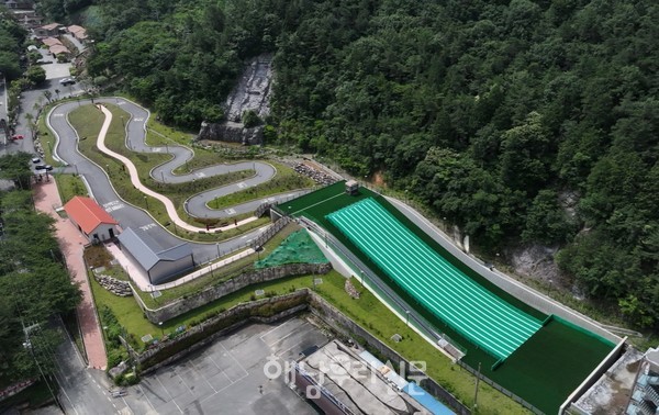 7월1일 개장 계획이었던 두륜산 생태힐링파크가 보험가입이 늦어져 개장이 연기되는 어처구니없는 일이 발생했다.