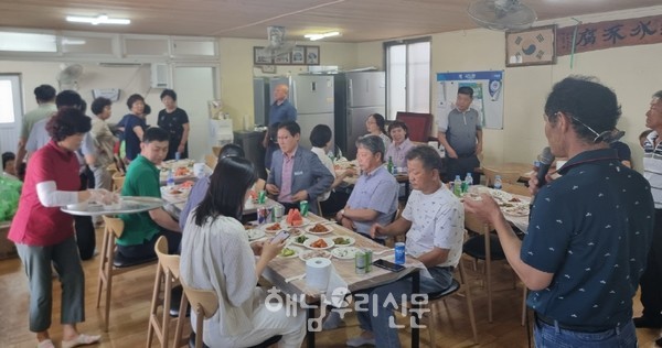 북일면 월성마을에서 ‘경로효친 행동으로 실천합시다’라는 경로잔치가 열렸다.