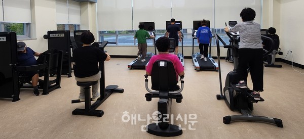 전국 최초로 선보인 문내면 건강증진형 보건지소 이용률이 부쩍 늘었다.