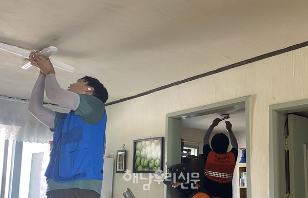 황산면복지기동대와 119생활안전순찰대, 남녀의용소방대가 화재예방에 나섰다.