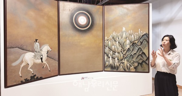 프랑스 작가 로랑 그라소의 ‘과거에 대한 고찰’ 3폭 작품은 동양화의 문법을 빌려 새로운 시각적 사유를 제시한다.