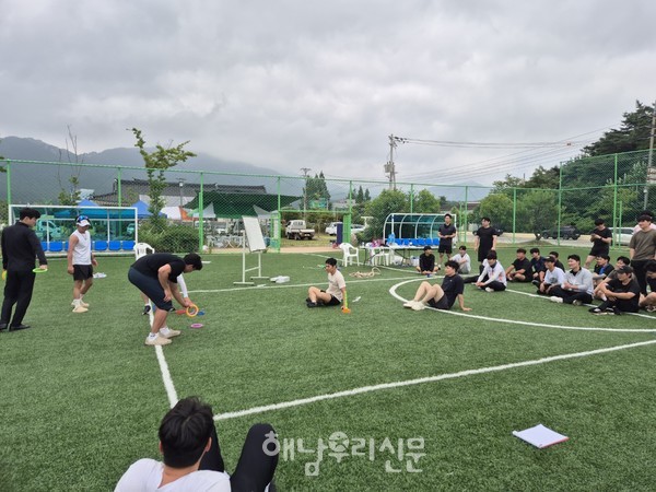 ‘북평면2030’은 매주 수요일 스포츠를 즐기며 농촌에 활력을 더하고 있다.