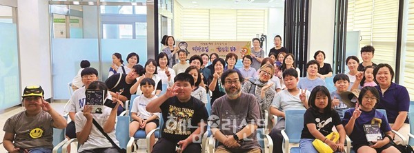 이정모 관장의 ‘찬란한 멸종·그래도 우리는 지구에 살아간다’는 주제 강연이 열렸다.