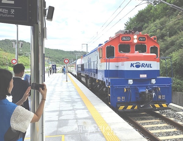 오는 9월27일 열차가 개통되는 가운데 지난 19일 해남역에서 목포까지 열차 시승행사가 진행됐다.