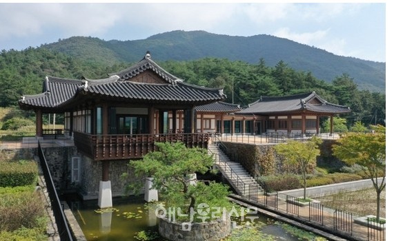 고산문학축전이 오는 10월17일부터 18일까지 땅끝순례문학관에서 열린다.